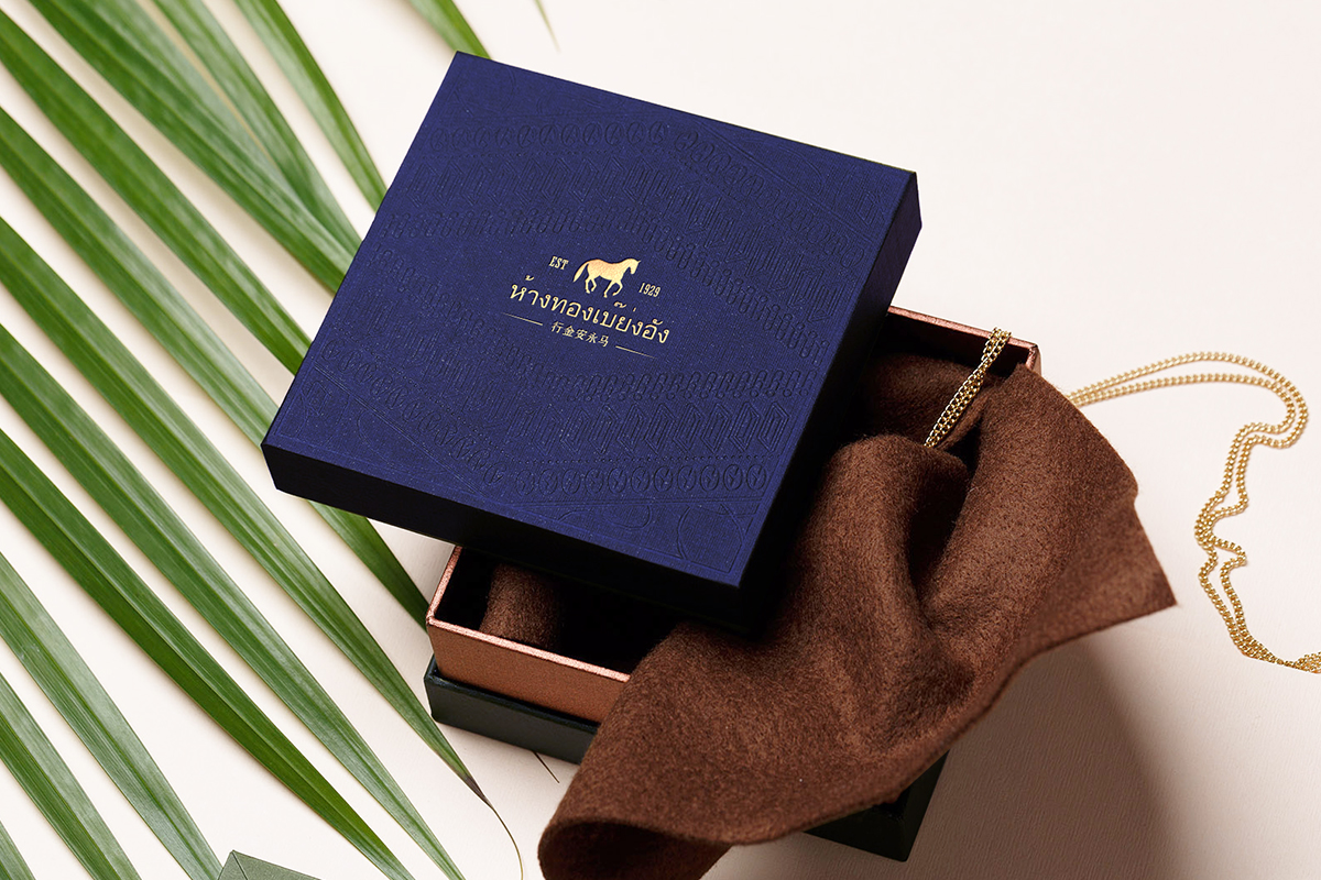 高端珠寶禮盒設(shè)計(jì)_珠寶品牌設(shè)計(jì).jpg 高端珠寶禮盒設(shè)計(jì)_珠寶品牌設(shè)計(jì).jpg